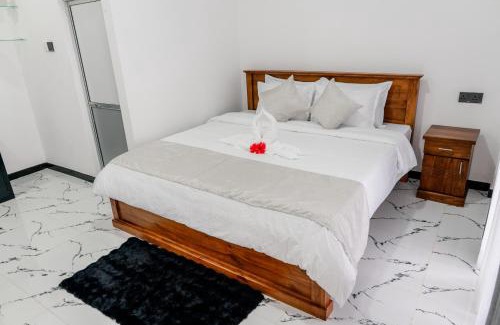 Andiambalama Hotel | Transit Heaven - 10 Minutes to Airport