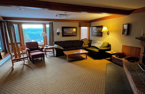 Moscow Condo | Trapp Family Lodge Cozy 2-Bedroom Guest House in Beautiful Stowe, VT