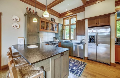 Moscow Villa | Trapp Villa 29 - Mountain Resort Amenities, Service, and Views at Every Turn!