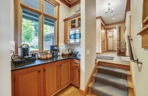Moscow Villa | Trapp Villa 29 - Mountain Resort Amenities, Service, and Views at Every Turn!