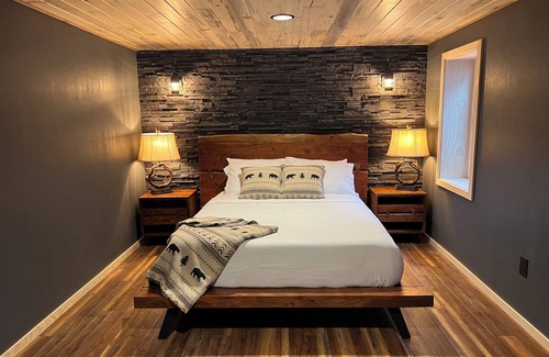 Trapper Creek Cabin | Trapper Creek Lodge, 2 HOMES