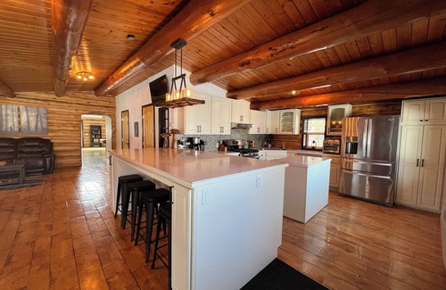 Trapper Creek Cabin | Trapper Creek Lodge, 2 HOMES