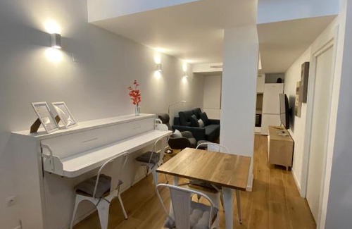 Penya-roja Apartment | Travel Habitat Alameda Suites.