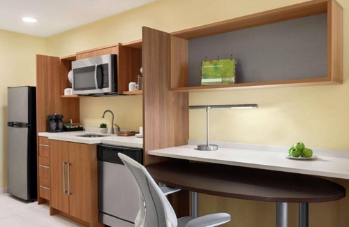 Pooler Hotel | Travel in Comfort! Outdoor Pool, Free Breakfast, Close to Savannah Airport