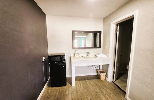 Jackson Hotel | Travel Inn by OYO, Hwy 80 - Jackson