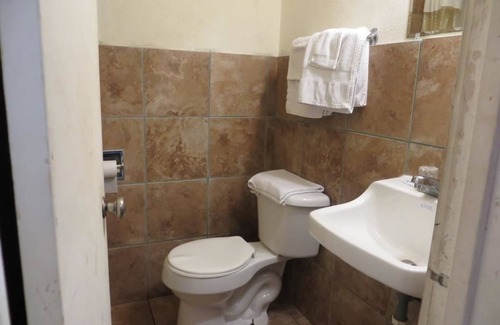 El Campo Hotel | Travel Inn & Suites
