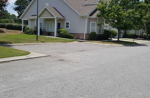 Huntcliff House | Travel Nurses/Healthcare professionals welcome.