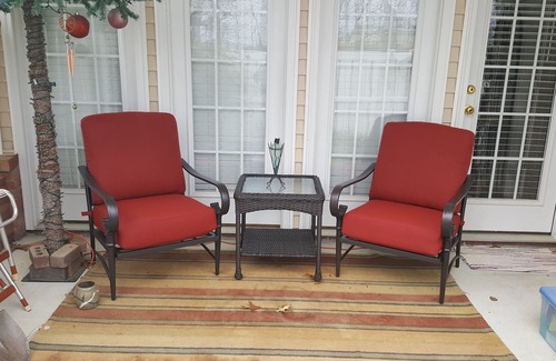 Huntcliff House | Travel Nurses/Healthcare Professionals upstairs bedroom.