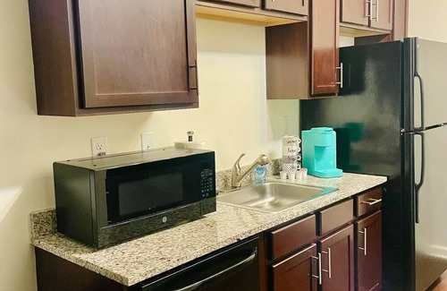 Madison Park Apartment | Travel Professionals Welcome - Located in South Park