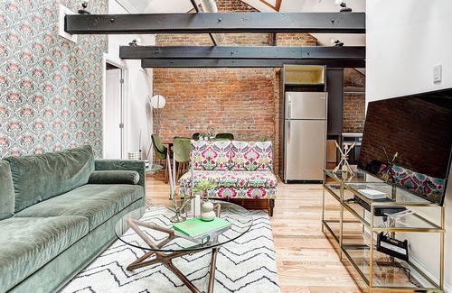 Latin Quarter Apartment | Traveler's Gem Downtown 3BR-2BA| Walk Everywhere |