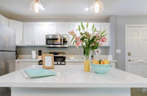 Willmore Apartment | Traveler's Pick Cozy, Near Beach & Dtwn,Prkg LB C