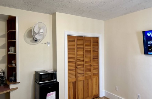 South Medford Apartment | Traveler’s Den in Medford