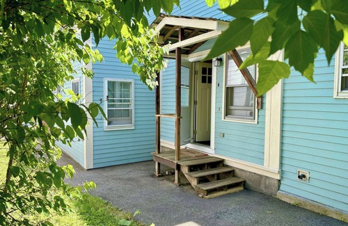 South Medford Apartment | Traveler’s Den in Medford
