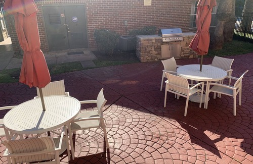 South Main Apartment | Travelers dream! 1bd 1 bath getaway