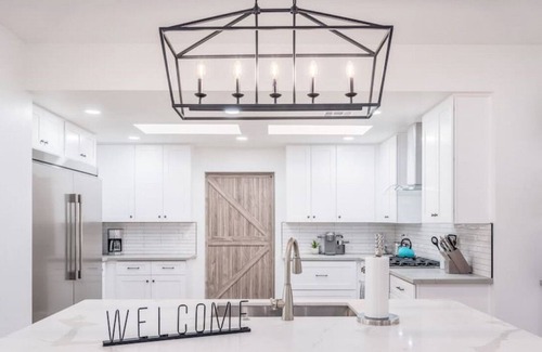 Paradise Valley Village Villa | Travelers Dream Oasis+JumpMan PicklballCrt+PuttPut+HeatedPool+BocceBall Court+