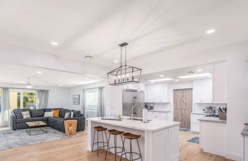 Paradise Valley Village Villa | Travelers Dream Oasis+JumpMan PicklballCrt+PuttPut+HeatedPool+BocceBall Court+