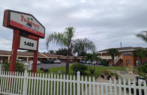 Clearwater Hotel | Travelers Inn - Clearwater