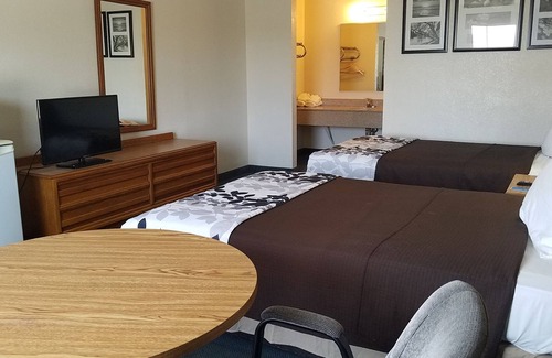 Sumter Hotel | Travelers Inn & Suites