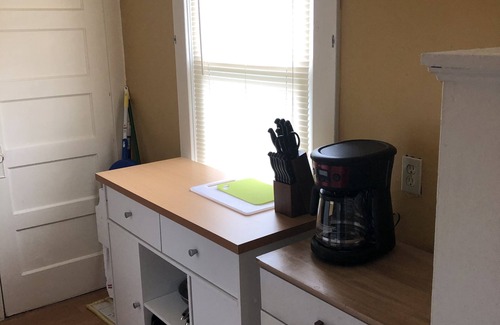 Mount Carbon Apartment | Travelers Rest slps 5 Riverview, near NRG, trails, fishing. NRG, Falls, & more.