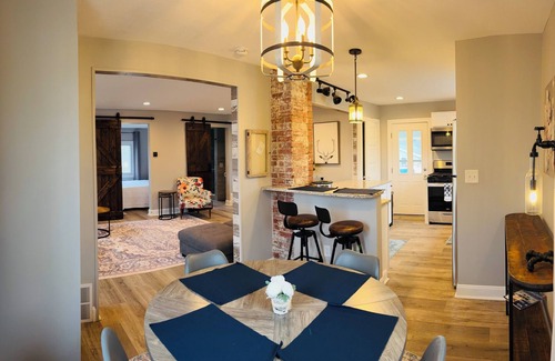 Portage Lakes House | Traveling Professional's Paradise portage lakes Akron canton area dog friendly!