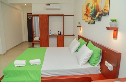 Hikkaduwa Hotel | Traveller's Hotel Hikkaduwa