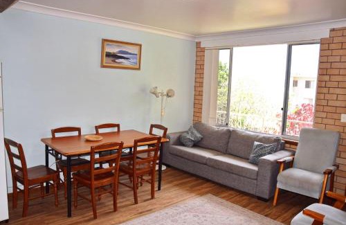 South West Rocks Apartment | Traveller's Palms no 8 - Bring your own linen.
