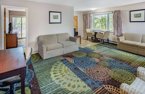 Great Barrington Hotel | Travelodge by Wyndham Great Barrington Berkshires