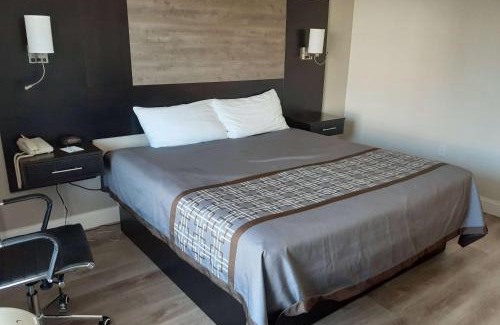 Northeast Virginia Beach Hotel | Travelodge by Wyndham Virginia Beach Bay Beach