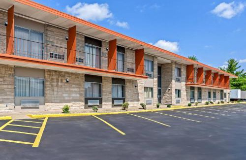 Bloomington Hotel | Travelodge by Wyndham Bloomington