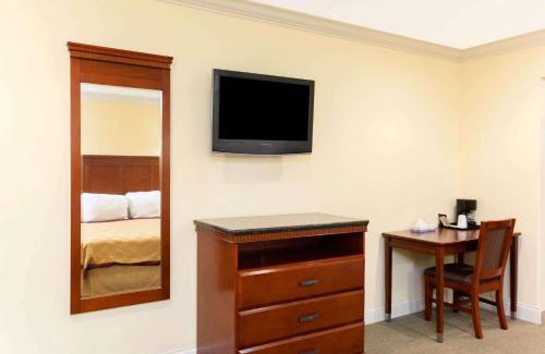 Brea Hotel | Travelodge by Wyndham Brea