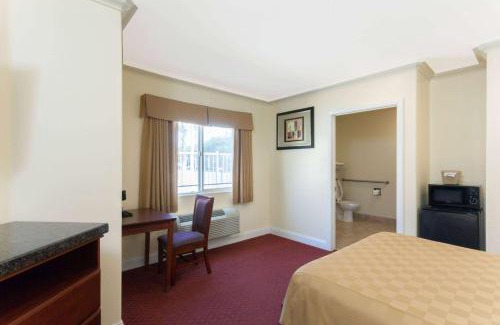 Brea Hotel | Travelodge by Wyndham Brea