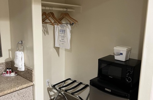 Brea Hotel | Travelodge by Wyndham Brea