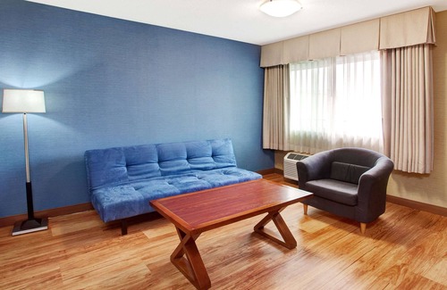 Clarkdale Hotel | Travelodge by Wyndham Culver City