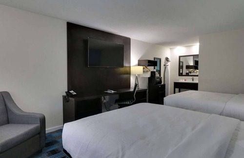 Calhoun Hotel | Travelodge by Wyndham Calhoun South I-75