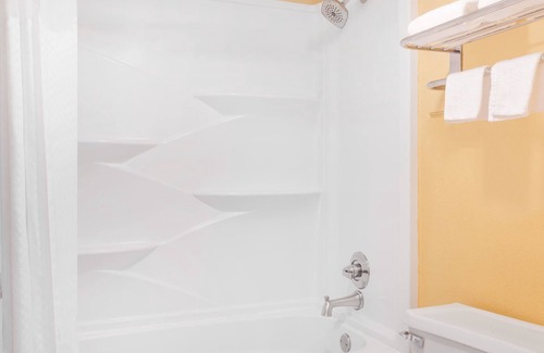 Graysville Hotel | Travelodge by Wyndham Chattanooga/Hamilton Place