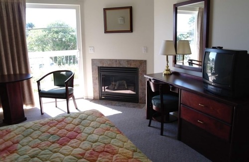 Depoe Bay Hotel | Travelodge by Wyndham Depoe Bay