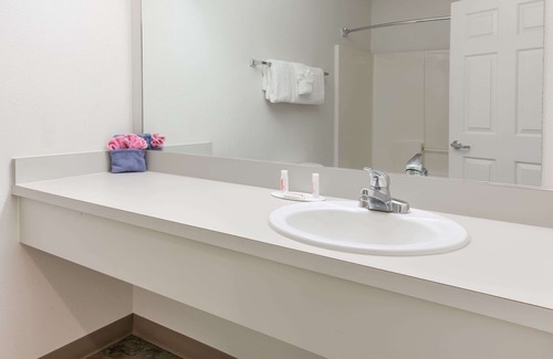 Depoe Bay Hotel | Travelodge by Wyndham Depoe Bay