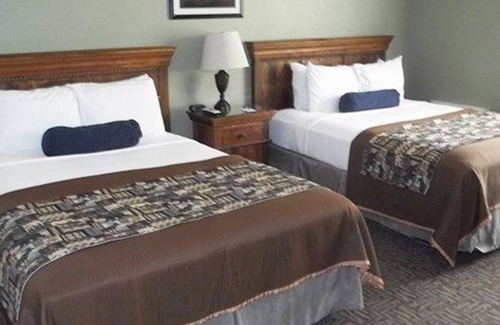 Gardiner Hotel | Travelodge by Wyndham Gardiner Yellowstone Park North