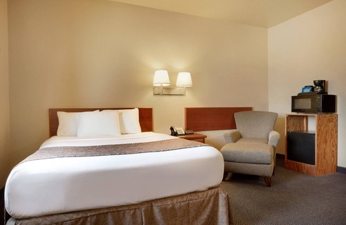 Gillette Hotel | Travelodge by Wyndham Gillette