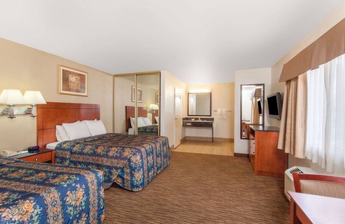 Hemet Hotel | Travelodge by Wyndham Hemet CA