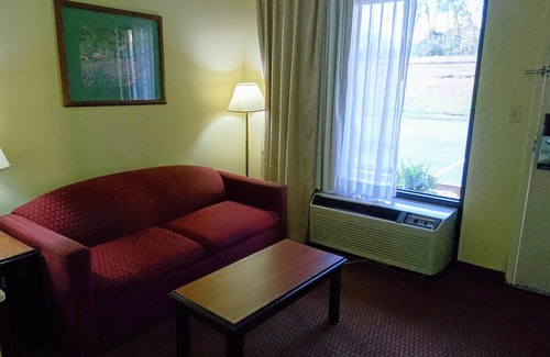 Knoxville Hotel | Travelodge by Wyndham Knoxville East