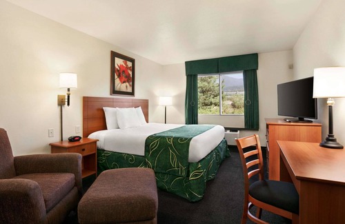 Low Moor Hotel | Travelodge by Wyndham Low Moor Near Covington