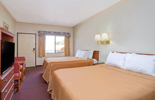 Lynwood Hotel | Travelodge by Wyndham Lynwood
