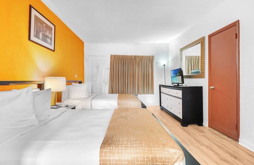 Morningside Hotel | Travelodge by Wyndham Miami Biscayne Bay