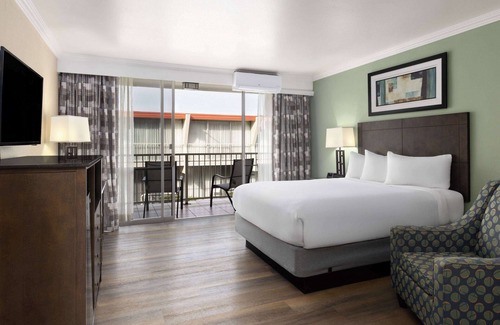 North Fremont Street Hotel | Travelodge by Wyndham Monterey Bay