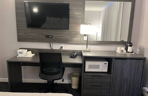 Industrial Park Hotel | Travelodge by Wyndham Ottawa East