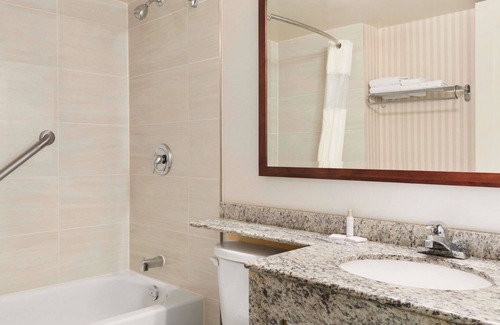 Owen Sound Hotel | Travelodge by Wyndham Owen Sound