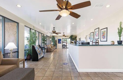 Twin Palms Hotel | Travelodge by Wyndham Palm Springs