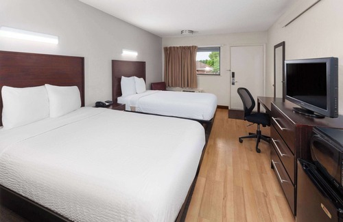 Peoria Hotel | Travelodge by Wyndham Peoria