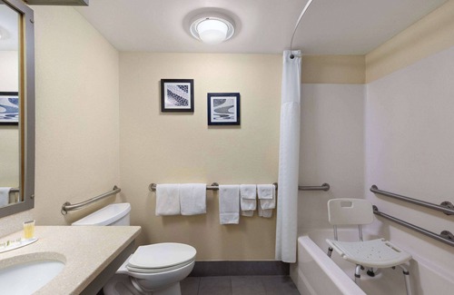 Perry Hotel | Travelodge by Wyndham Perry National Fairgrounds Area I-75
